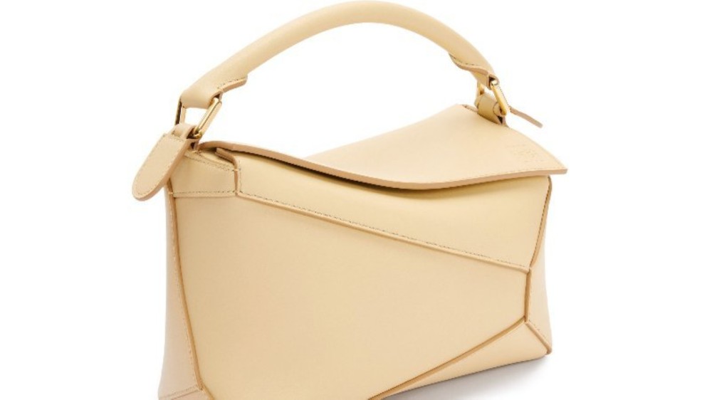 Loewe تطلق أول تشكيلة حصرية لمنطقة الشرق الأوسط - جمالك
