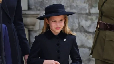 الأميرة شارلوت تلفت الأنظار في مراسم جنازة الملكة اليزابيث وتقدّم تحية إجلال لها