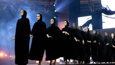 عرض Qatar Fashion United & CR Runway: أكبر وأضخم عرض ازياء في العالم