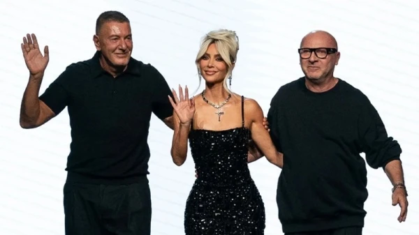 تعاون كيم كارداشيان مع Dolce & Gabbana يربط بين الماضي والحاضر... "كأنّه حلم"
