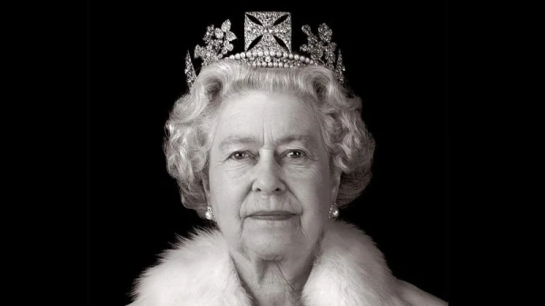 ...وارتدت بريطانيا حلّتها السوداء. وفاة الملكة اليزابيث بعد حكم دام 70 عام