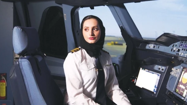 عائشة المنصوري تعيّن كأول امرأة اماراتية برتبة كابتن طيران... "أنا سعيدة جداً وفخورة"
