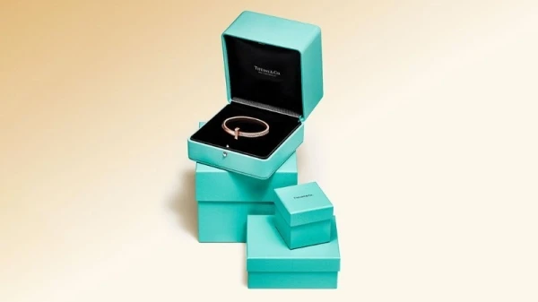 علامة .Tiffany & Co تطلق حملتها الجديدة احتفالاً بعيد الأم 2023