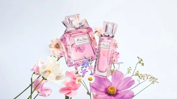ديور تطلق حملة عطر Miss Dior Blooming Bouquet مع Natalie Portman