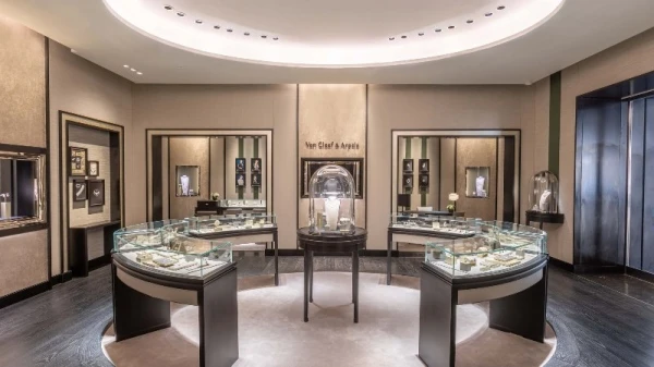 Van Cleef & Arpels تفتتح بوتيكها الجديد في السعودية