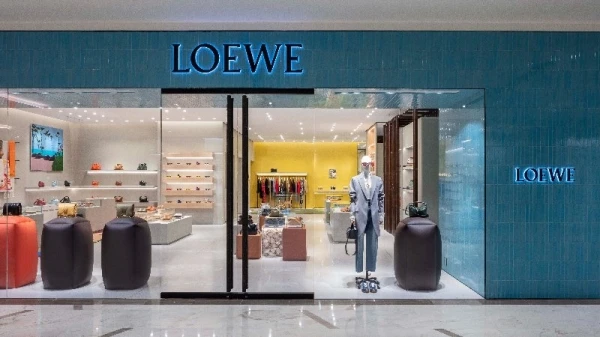 لويفي تفتتح أول متجر لها في أبوظبي