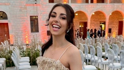 طلة فاليري أبو شقرا في حفل زفاف شقيقتها أنثوية وناعمة
