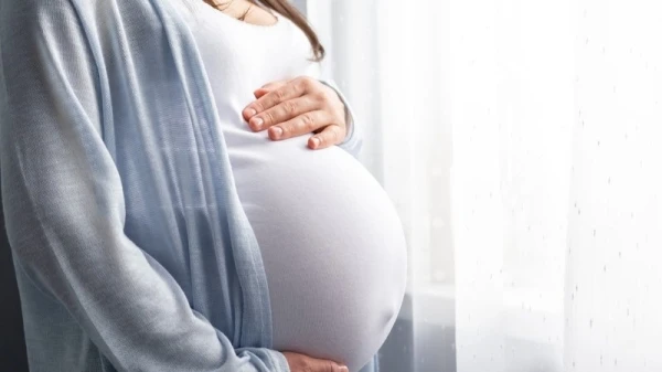 ما هي اسباب تقلصات الحمل والاعراض المرافقة لها؟