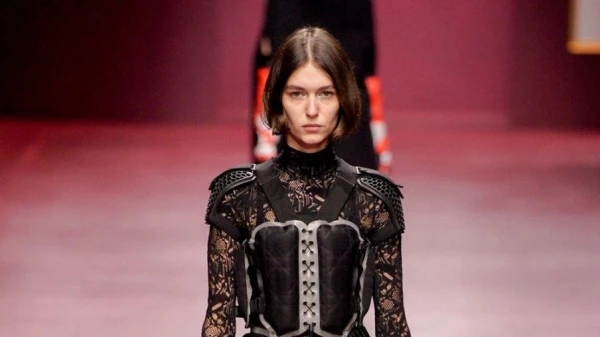 مجموعة Dior لخريف وشتاء 2022-2023: تشكيلة تجمع الموضة بالتكنولوجيا وتجسّد الإبتكار والإبداع