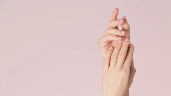 ما هي أسباب حكة باطن اليد أعراضها وطرق علاجها؟