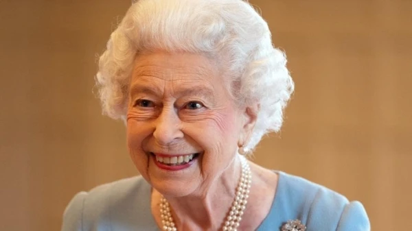 الملكة إليزابيث الثانية تحتفل بـ70 عام لتولي العرش وتمنح كاميلا لقب زوجة الملك