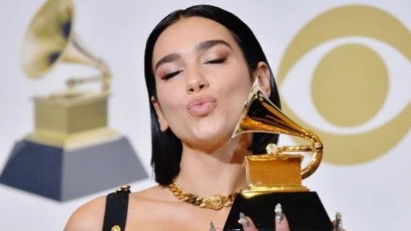 تأجيل حفل Grammy Awards 2022 بسبب مخاوف تفشي أوميكرون