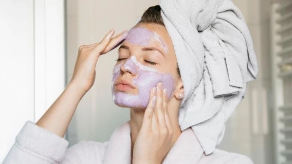 9 مستحضرات تساعد في علاج حبوب الوجه الناتجة عن وضع الكمامة