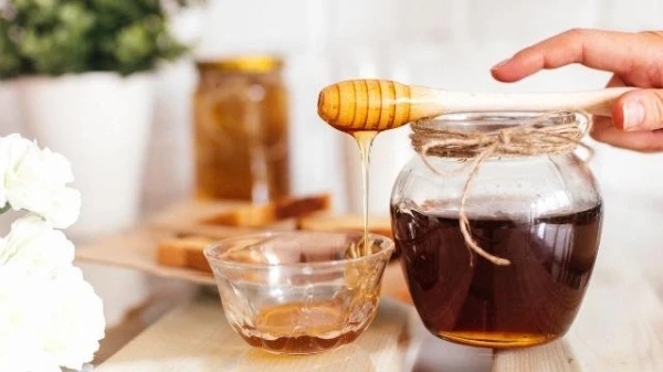 فوائد عسل السدر للشعر وطريقة استخدامه للعناية به