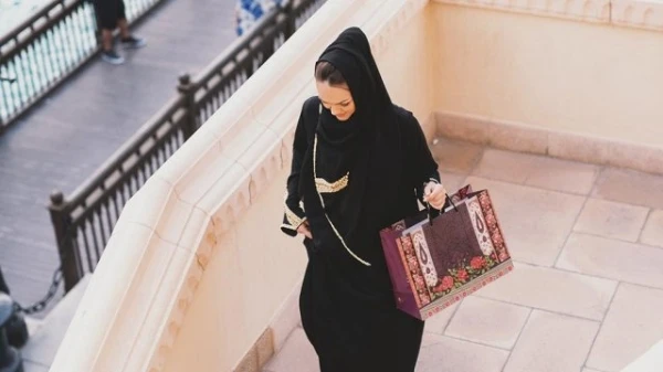 السعودية تسمح للمرأة بالإقامة في فنادقها من دون مرافقة محرم