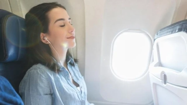 كيف تتغلّبين على الخوف من رحلات الطيران؟