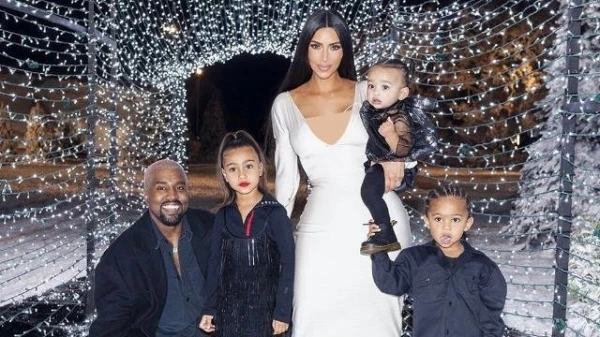 Kim Kardashian تستقبل مولودها الرابع وهذه هي صورته الأولى