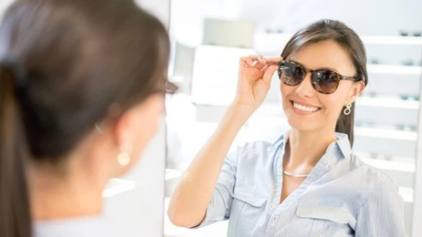 6 نصائح تساعدكِ على اختيار نظارات شمسية عالية الجودة