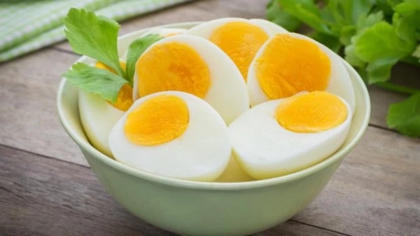 ما هو رجيم Ovo-vegetarian؟ دليلكِ الكامل حول حمية البيض النباتية