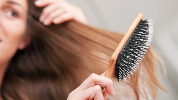 علاج تساقط الشعر: 7 مستحضرات بخاخ الشعر للتمتّع بخصلات صحّية وقويّة، تسوّقي المفضّل لديكِ منها