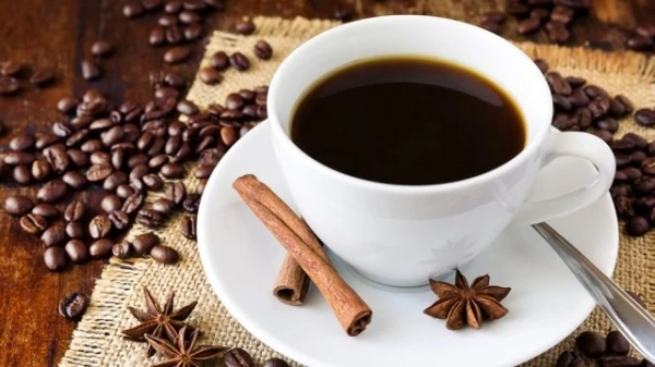 لماذا عليكِ احتساء القهوة العضوية بدلاً من العادية؟ سبب واحد لا يجب تجاهله!