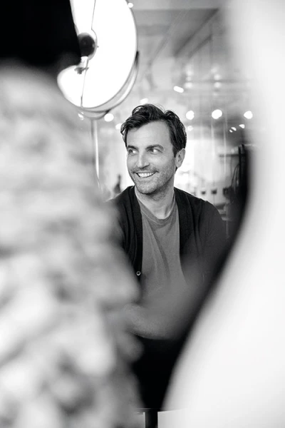 Nicolas Ghesquière يستلم مهمّة المدير الإبداعي لدى دار Louis Vuitton