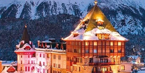 رحلتي إلى سان موريتز، التي تقع في مقاطعة Graubünden في جبال الألب السويسرية