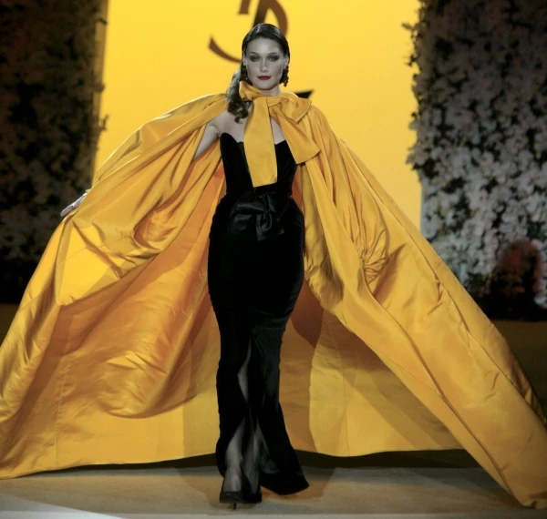 دار Yves Saint Laurent تعود إلى الخياطة الراقية