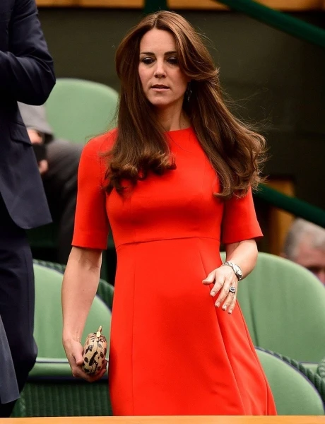 Kate Middleton عفويّة في إطلالة مشرقة