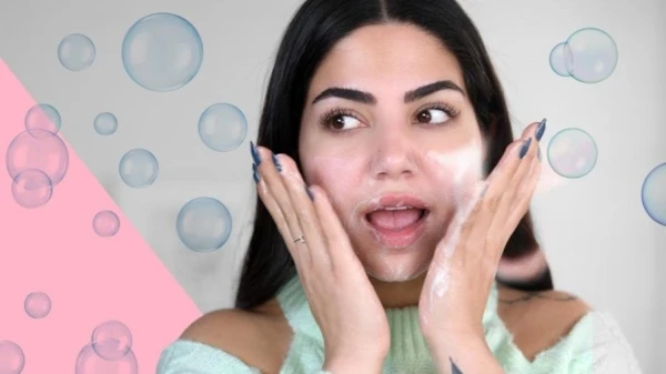بالفيديو، اضرار غسل الوجه بالصابون... هذه هي الطريقة الصحيحة لتنظيف البشرة