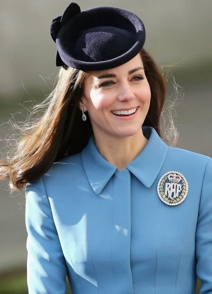 Kate Middleton: إطلالة مملّة وخطأ جماليّ فاضح