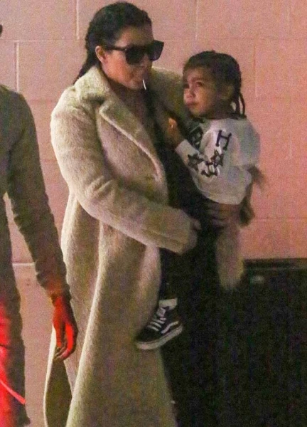 الإطلالة الأولى لـKim Kardashian بعد إنجابها طفلها الثاني