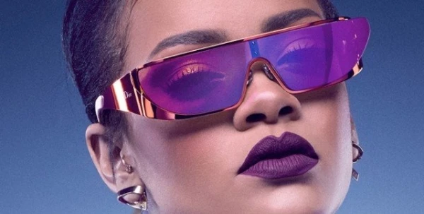 Rihanna تصمّم مجموعة نظّارات شمسيّة بالتعاون مع Dior