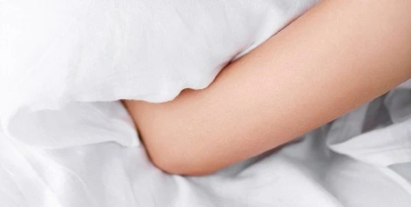 ما هي فوائد النوم بدون ملابس؟ إليكِ الإجابة وفقاً للدراسات العلميّة