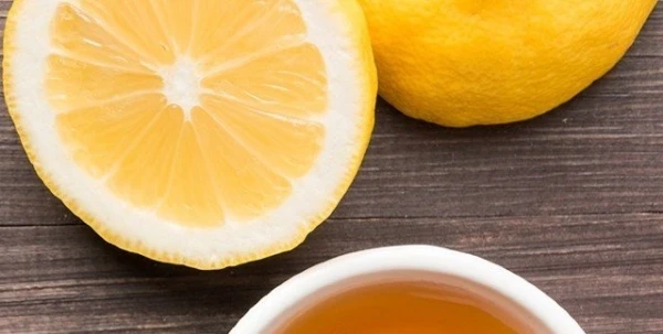 ماذا يحصل عندما تمزجين العسل مع الليمون؟
