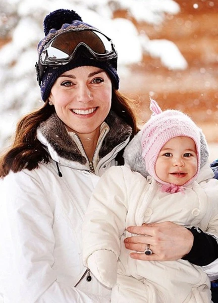 بالصور، Kate Middleton وعائلتها الصغيرة في عطلة ثلجيّة