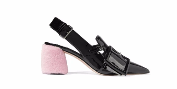 حذاء الأسبوع: تصميم Miu Miu يجمع بين الأنوثة والدفىء في آنٍ واحد