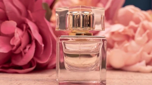 5 إشارات تدلّ على أنّه حان وقت رمي العطر