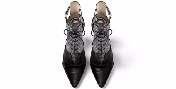 حذاء الأسبوع: تصميم من Dior يجمع بقصّته بين الطابع الجذّاب والأسلوب العمليّ