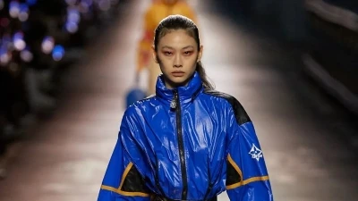 Louis Vuitton ترفع مستوى الإبداع في عرض مجموعتها التحضيرية لخريف 2023 في كوريا الجنوبية