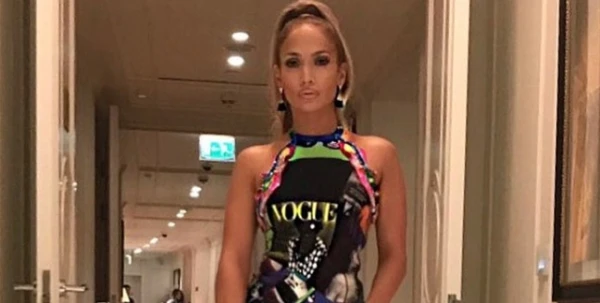 اليوم الأوّل لـJennifer Lopez في دبي: إطلالة جريئة، جذّابة وبعيدة عن الملل