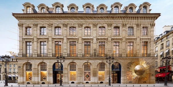 دار Louis Vuitton تفتتح بوتيكها في ساحة Vendôme