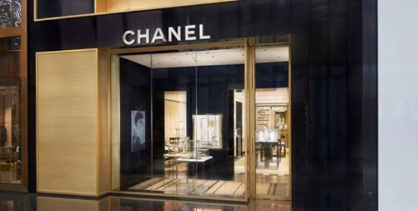 زوري بوتيك Chanel للمجوهرات والساعات الفاخرة في مول الإمارات