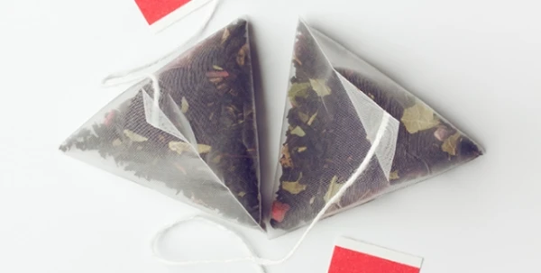 10 إستخدامات جمالية لأكياس الشاي لم تعرفيها من قبل