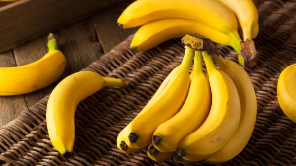 طريقة عمل بلسم الموز لترطيب الشعر وتنعيمه