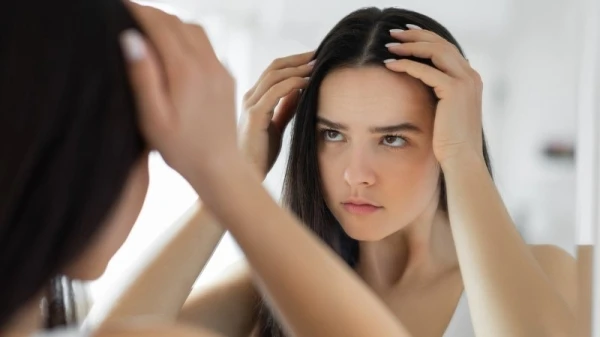 ما الفرق بين الصدفية واكزيما الشعر؟