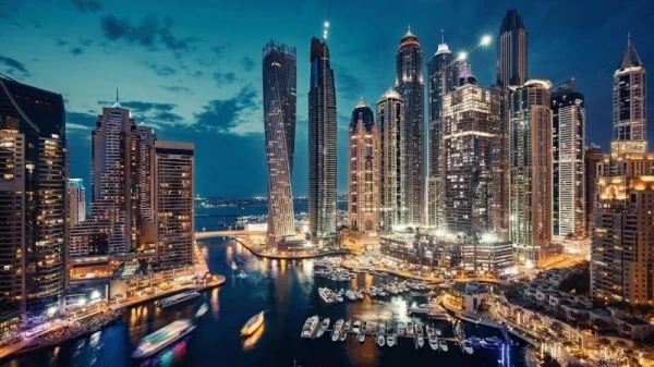 دبي تستعد لاستقبال السياح قريباً، وتسمح بسفر المواطنين والمقيمين فيها