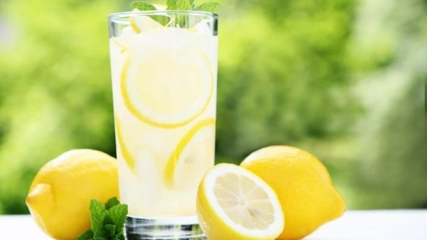 ما هي فوائد تناول عصير الليمون في رمضان؟
