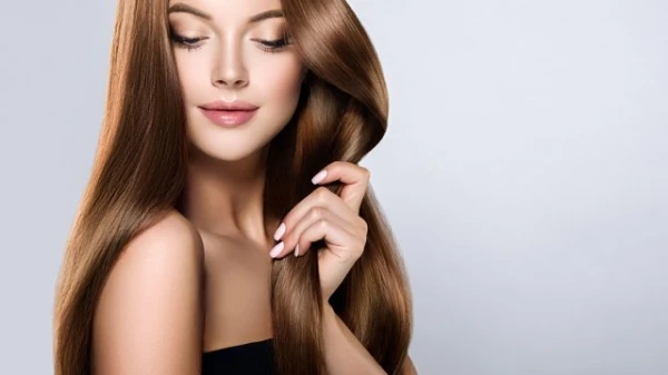 6 خلطات لتكثيف الشعر تساعدكِ في علاج الشعر الخفيف والمتساقط