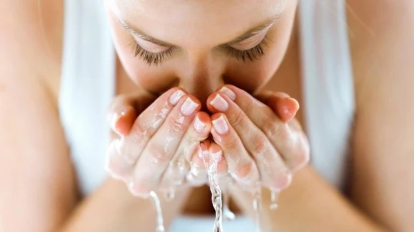 3 خلطات طبيعية تساعد على تنظيف الوجه والبشرة